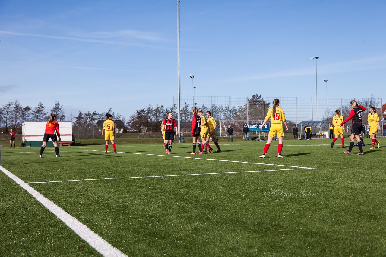 Bild 113 - B-Juniorinnen SG Weststeinburg/Bei - SV Fisia 03 : Ergebnis: 1:2